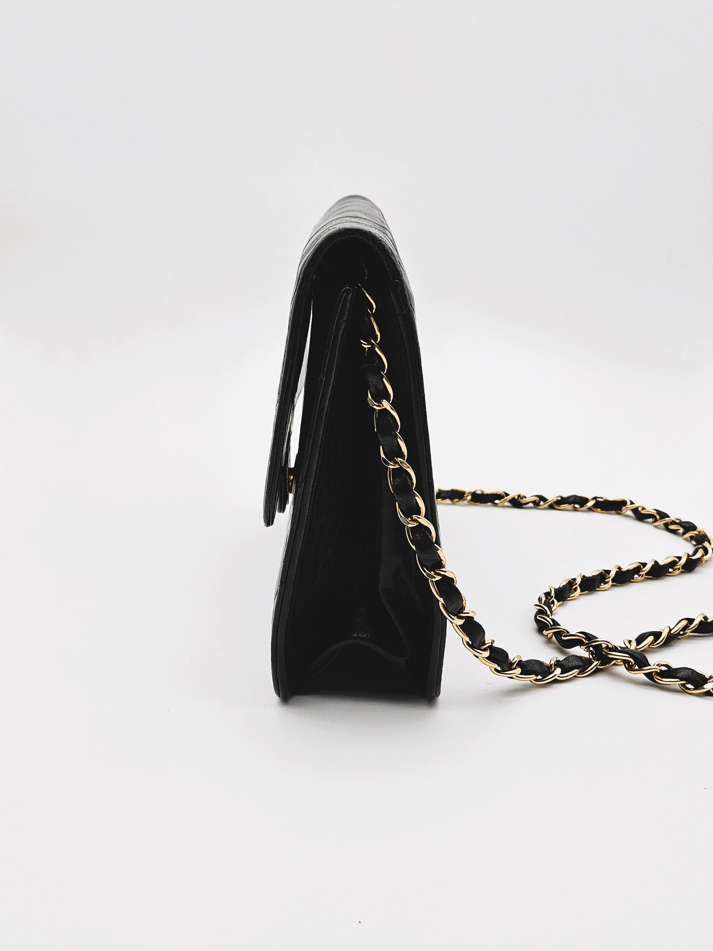 CHANEL Vintage Matelassé Chain Single Flap Shoulder Bag