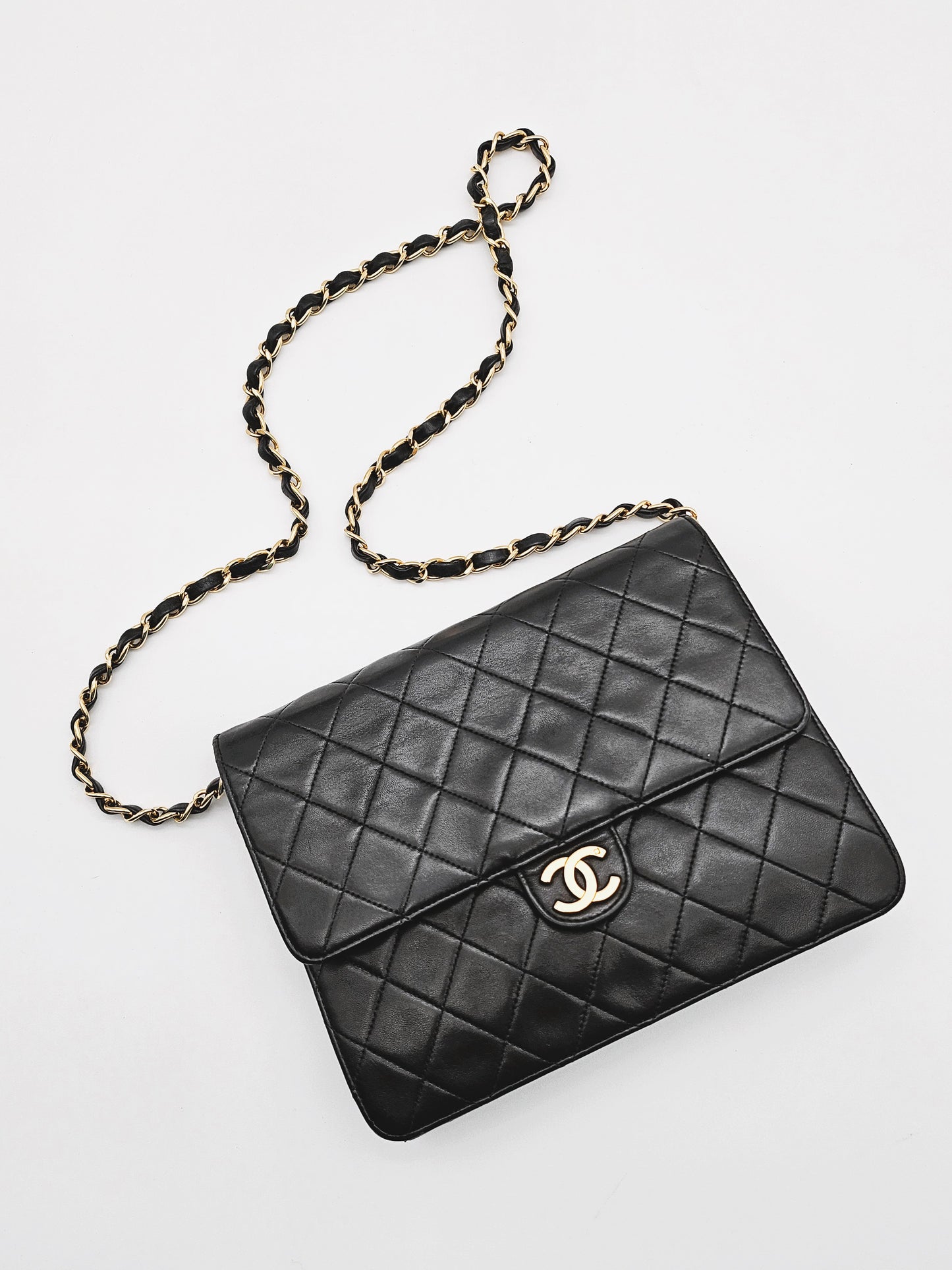 CHANEL Vintage Matelassé Chain Single Flap Shoulder Bag
