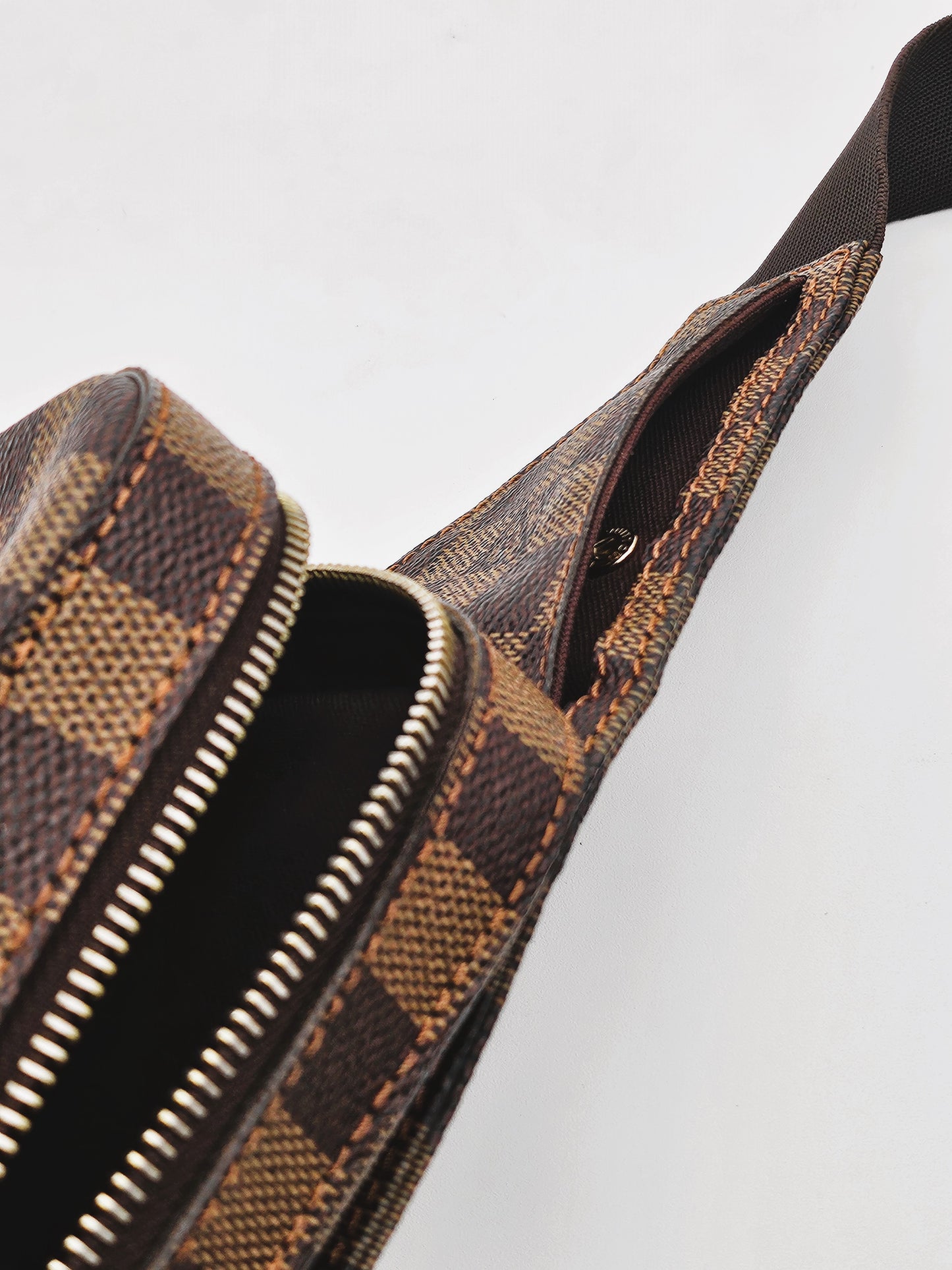 LOUIS VUITTON Damier Ebene Geronimos Slingbag