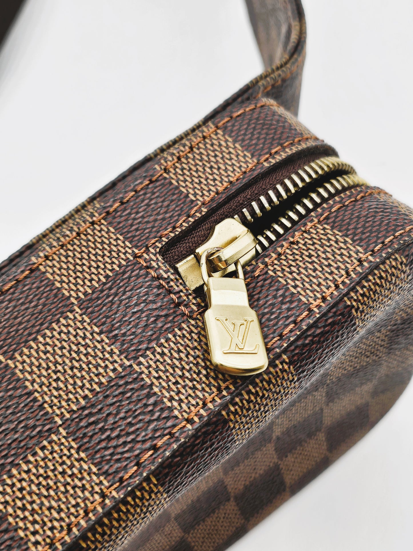LOUIS VUITTON Damier Ebene Geronimos Slingbag