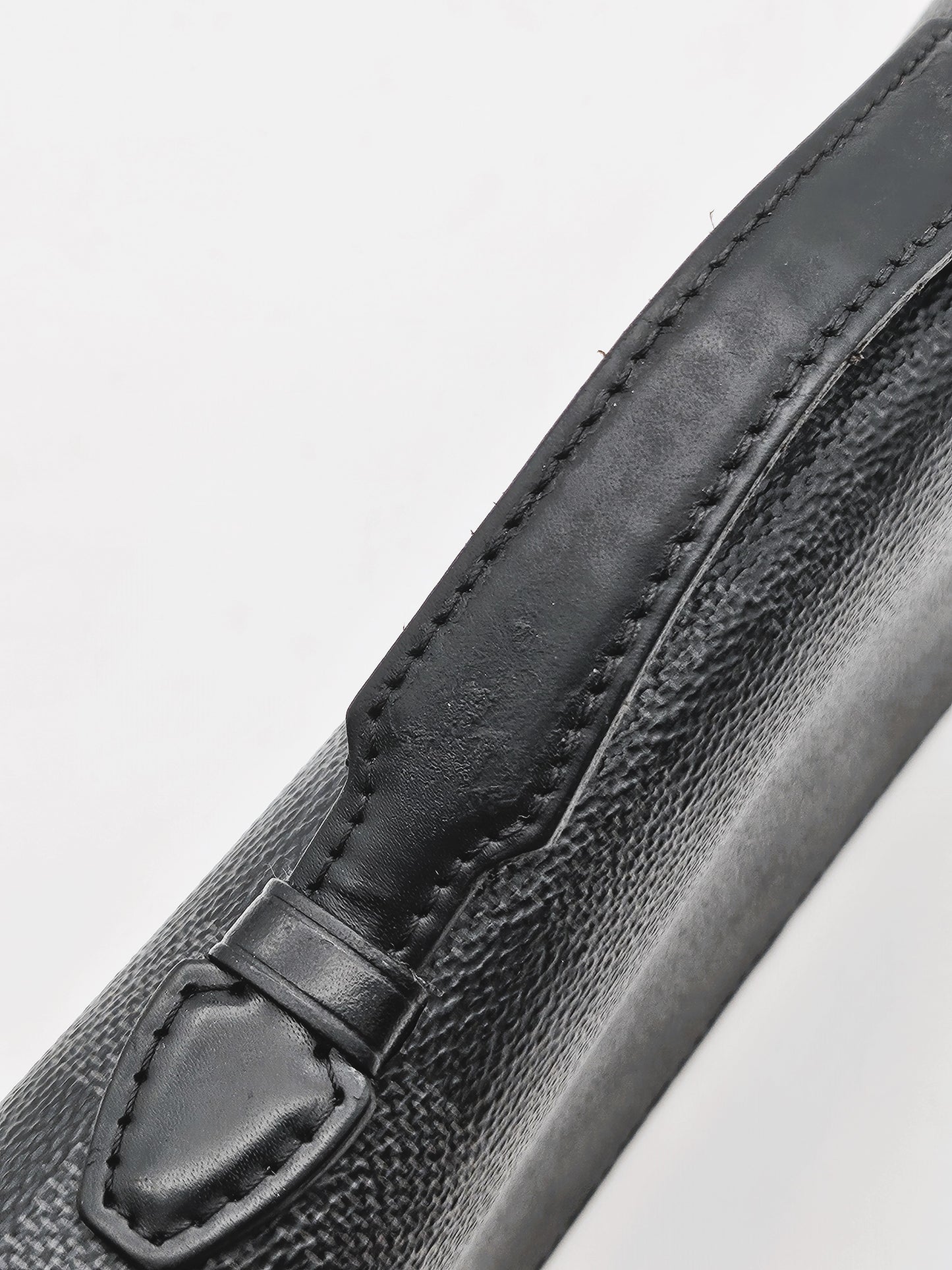 LOUIS VUITTON Damier Graphite Zippy Wallet