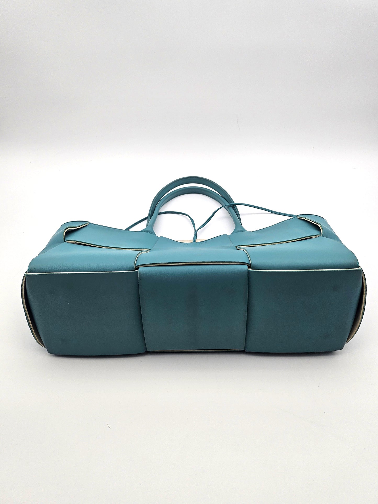 BOTTEGA VENETA Medium Arco Tote Bag