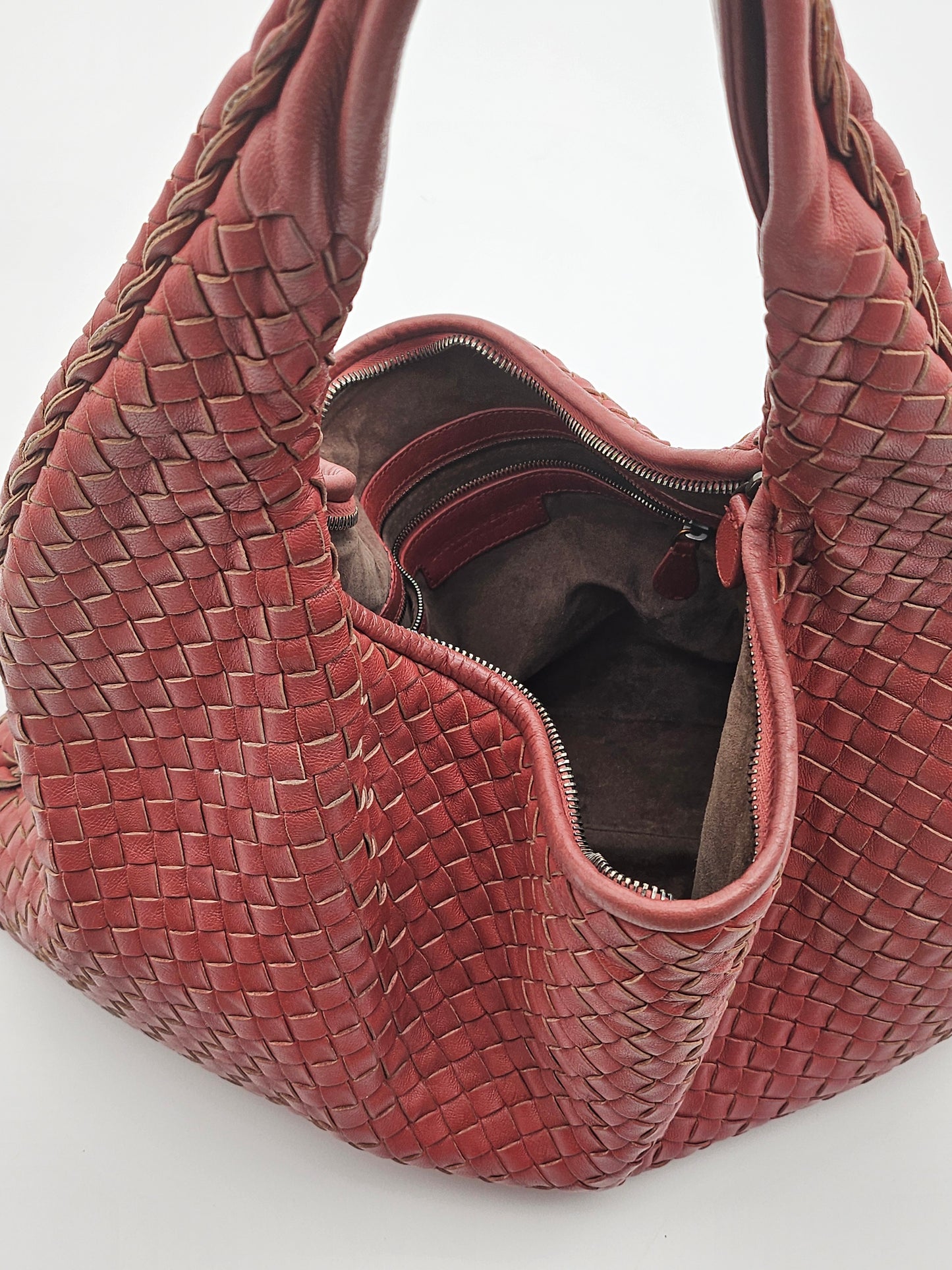 BOTTEGA VENETA Medium Veneta Hobo Bag
