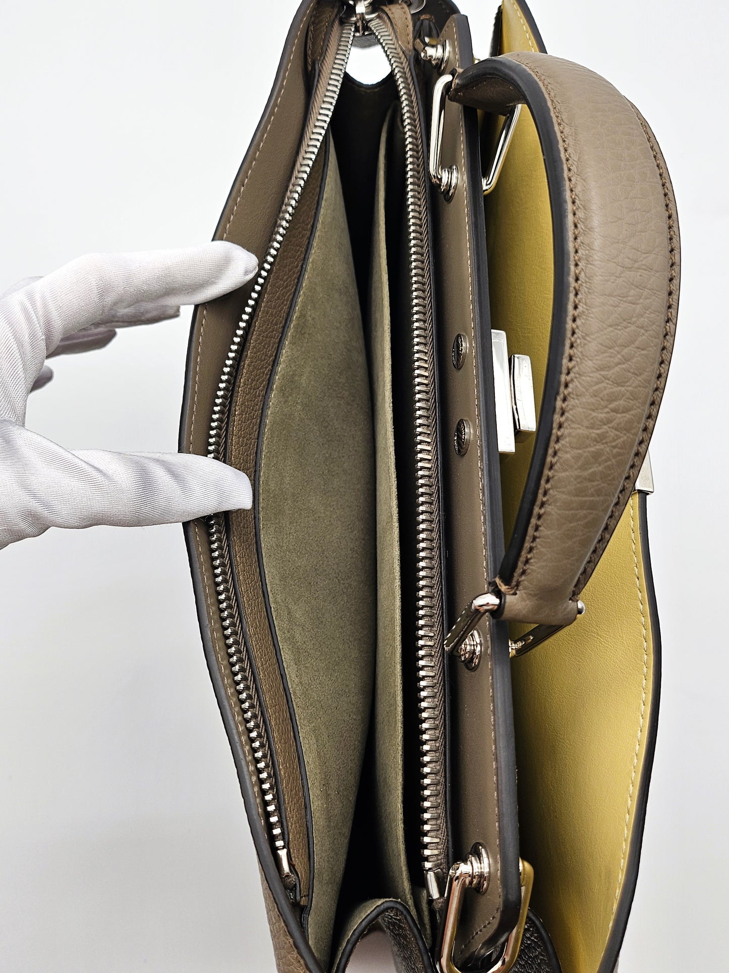FENDI Peekaboo ISeeU Medium Handbag