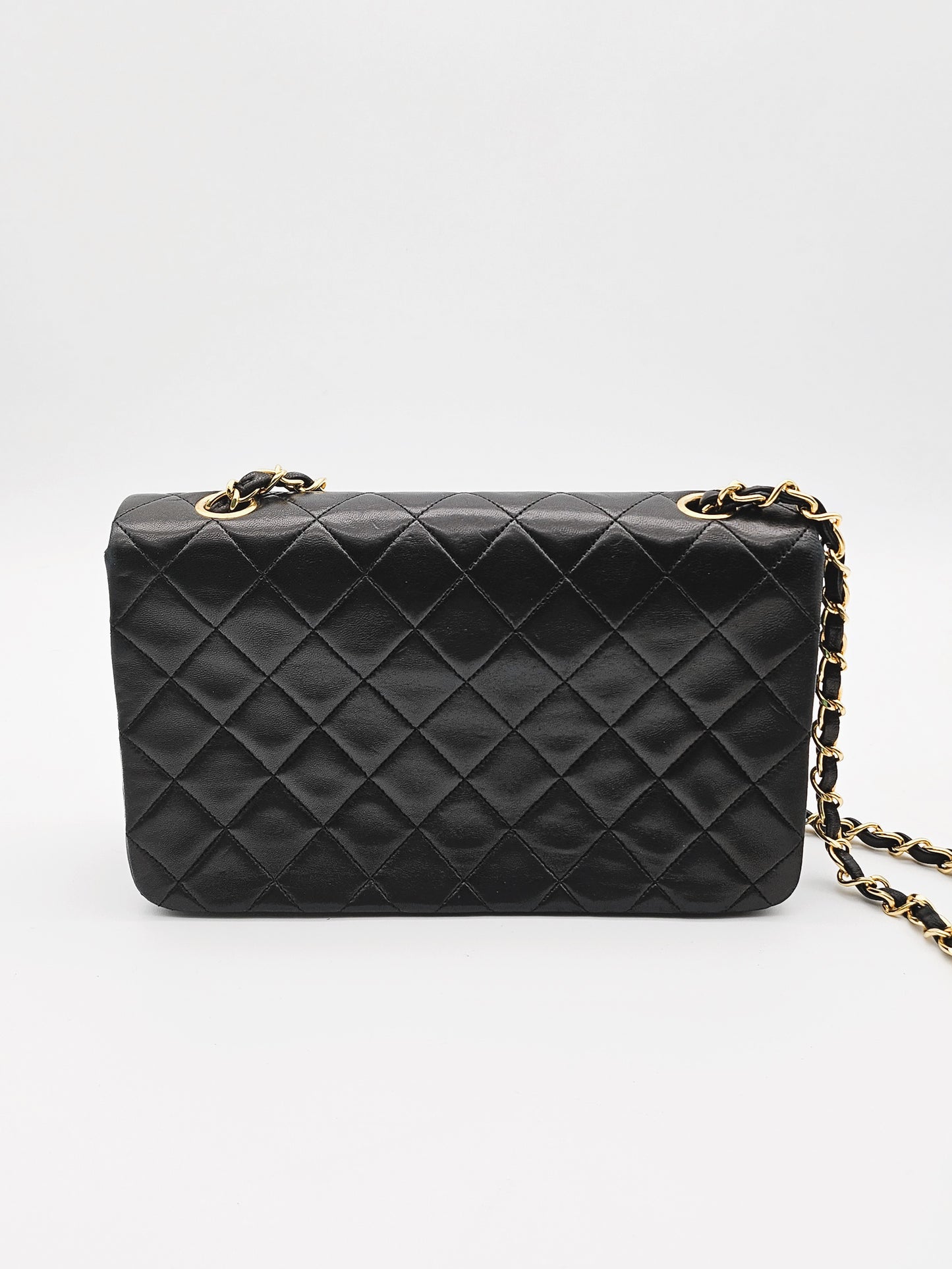 CHANEL Vintage Matelassé Single Flap Bag