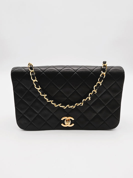 CHANEL Vintage Matelassé Single Flap Bag