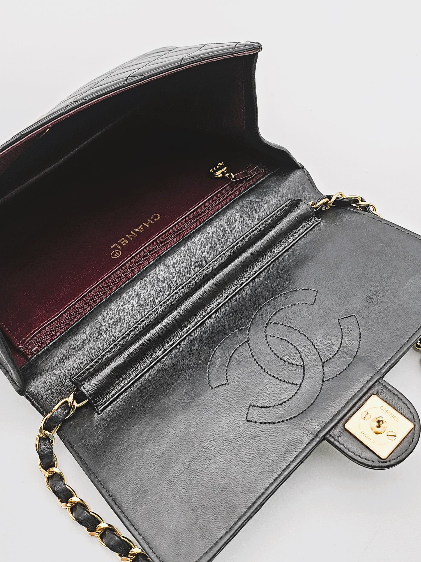 CHANEL Vintage Matelassé Chain Single Flap Shoulder Bag