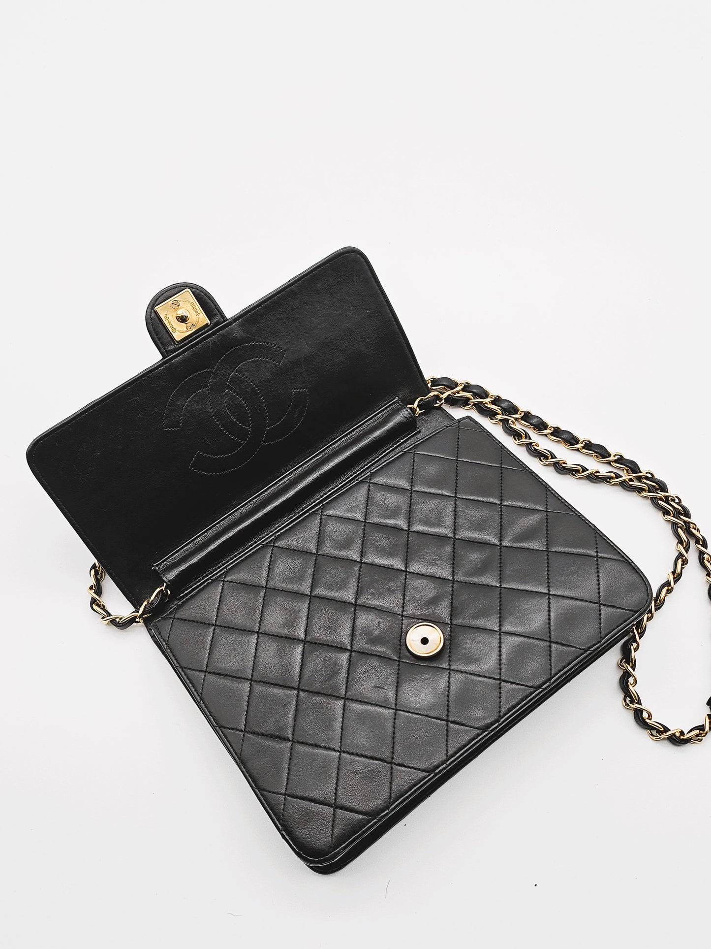 CHANEL Vintage Matelassé Chain Single Flap Shoulder Bag