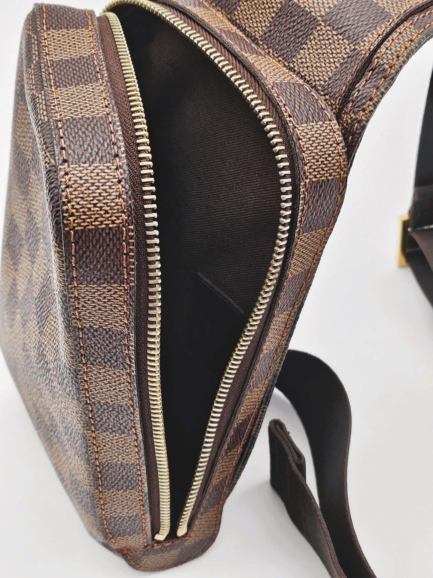 LOUIS VUITTON Damier Ebene Geronimos Slingbag
