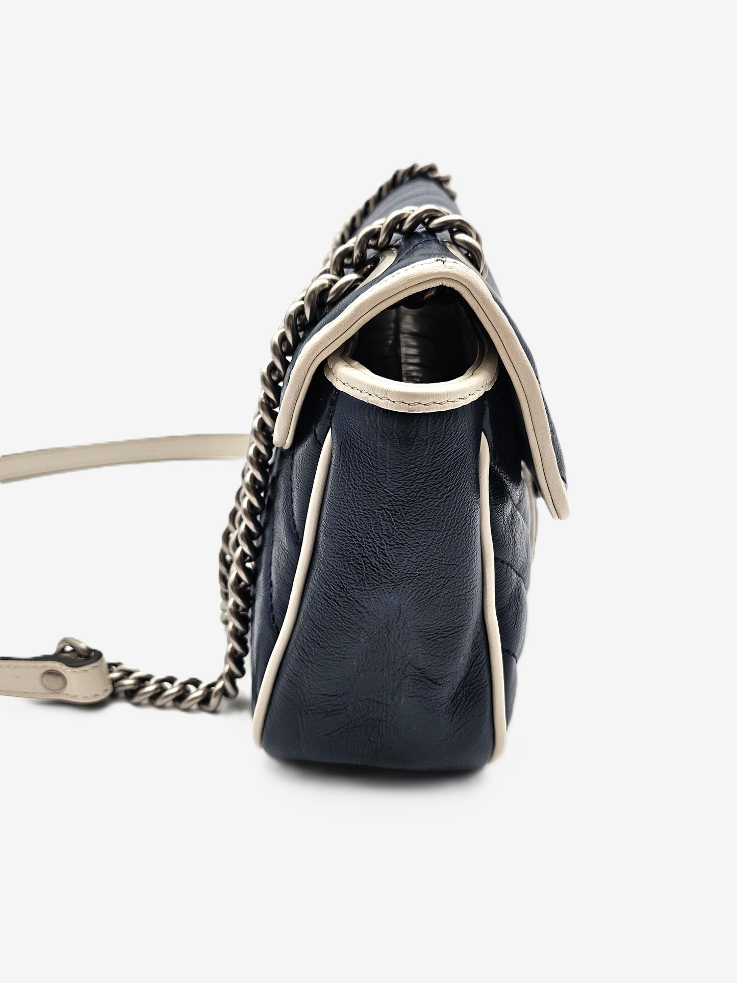 GUCCI GG Marmont Flap Bag