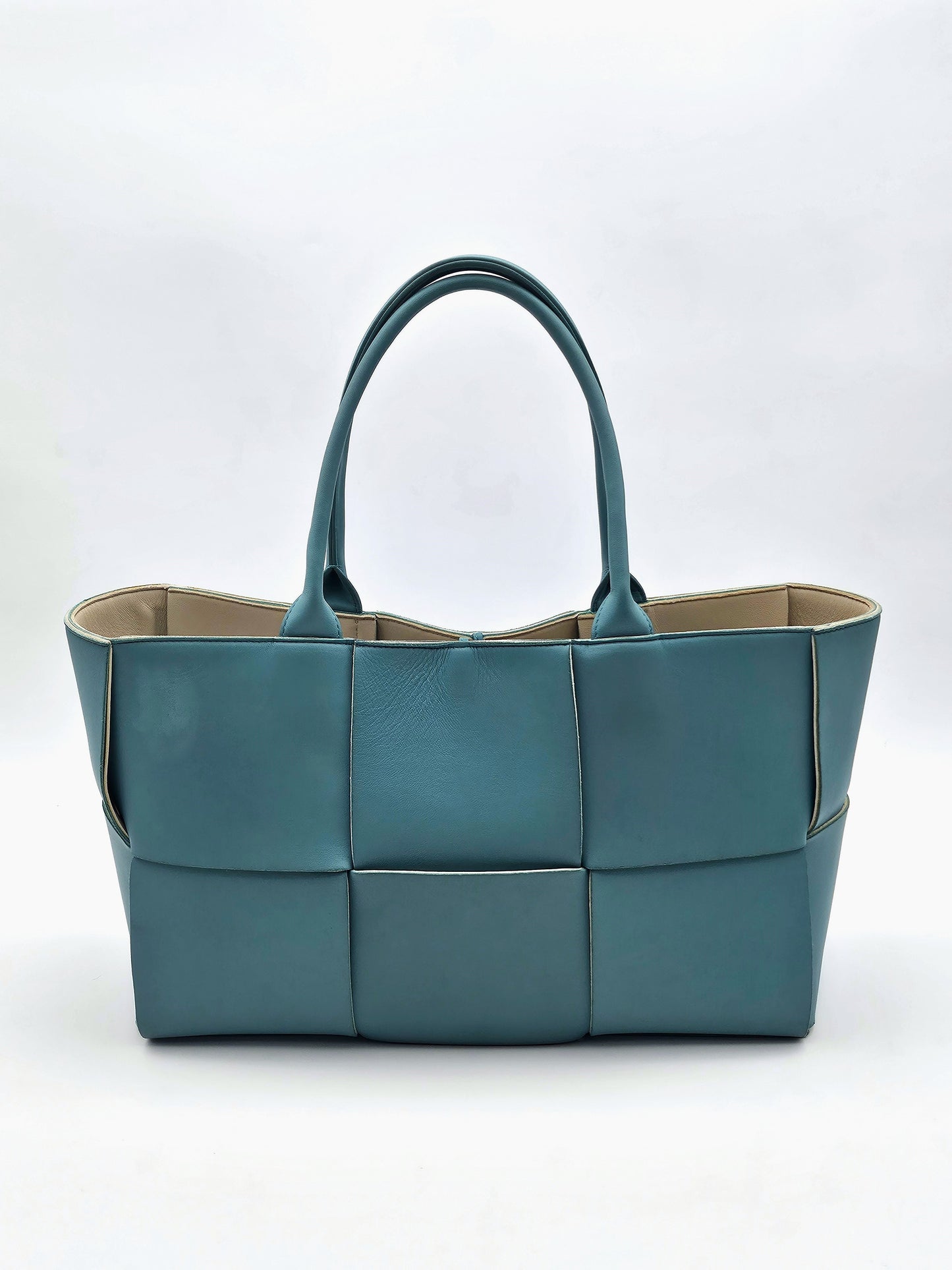 BOTTEGA VENETA Medium Arco Tote Bag