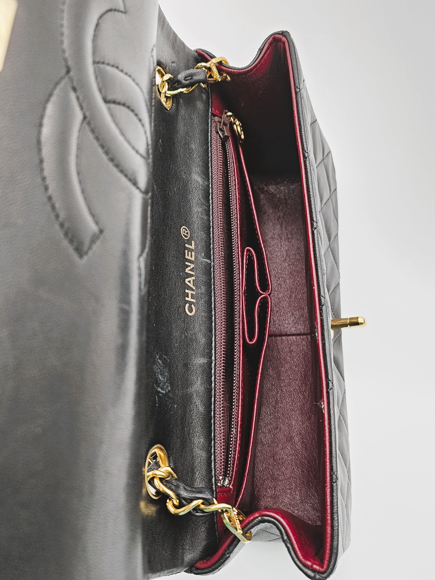 CHANEL Vintage Matelassé Single Flap Bag