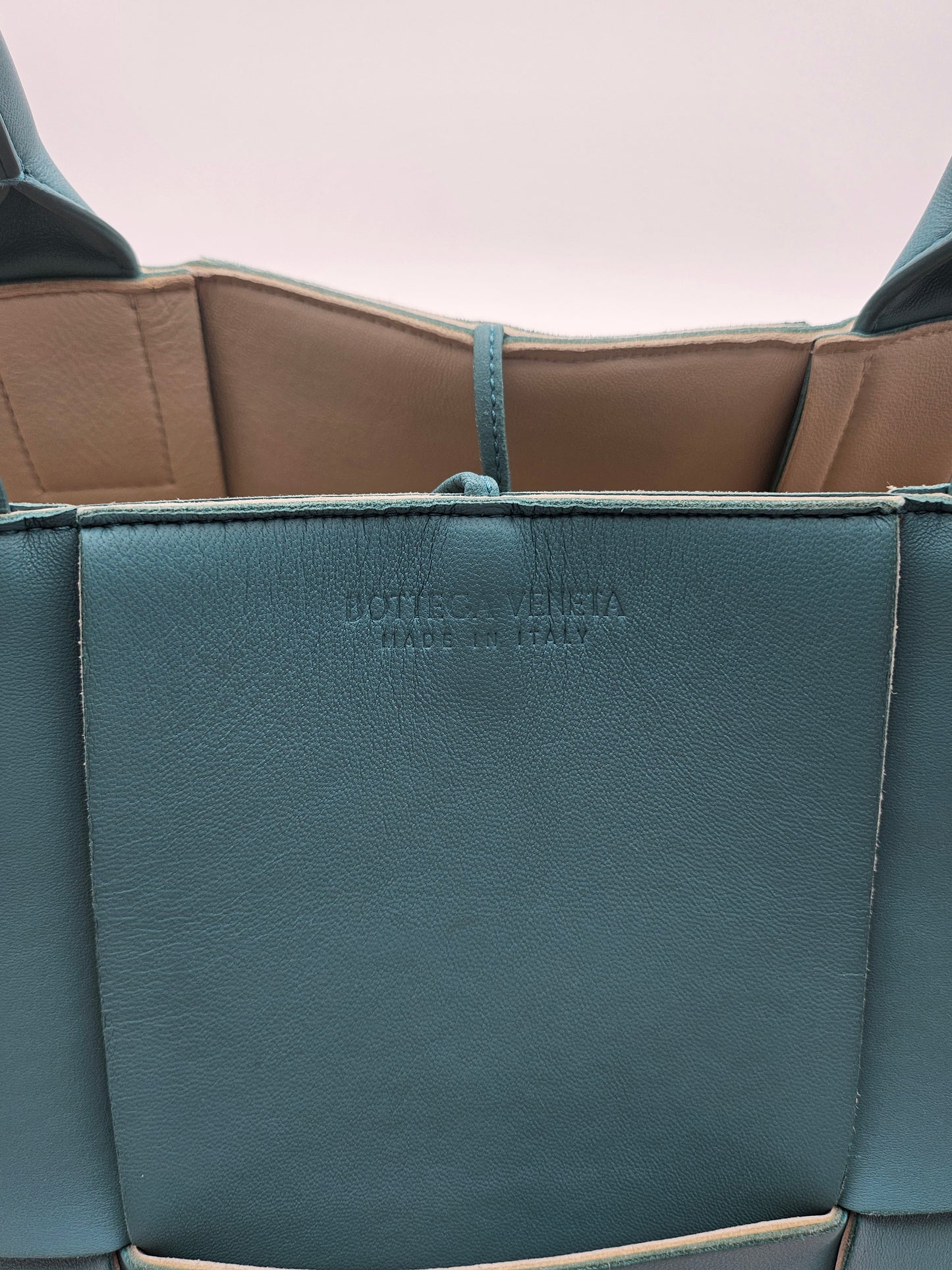 BOTTEGA VENETA Medium Arco Tote Bag